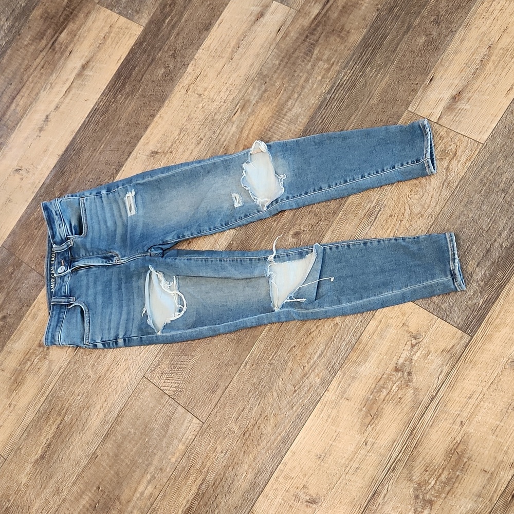 American Eagle Outfitters Distressed Skinny Jeans